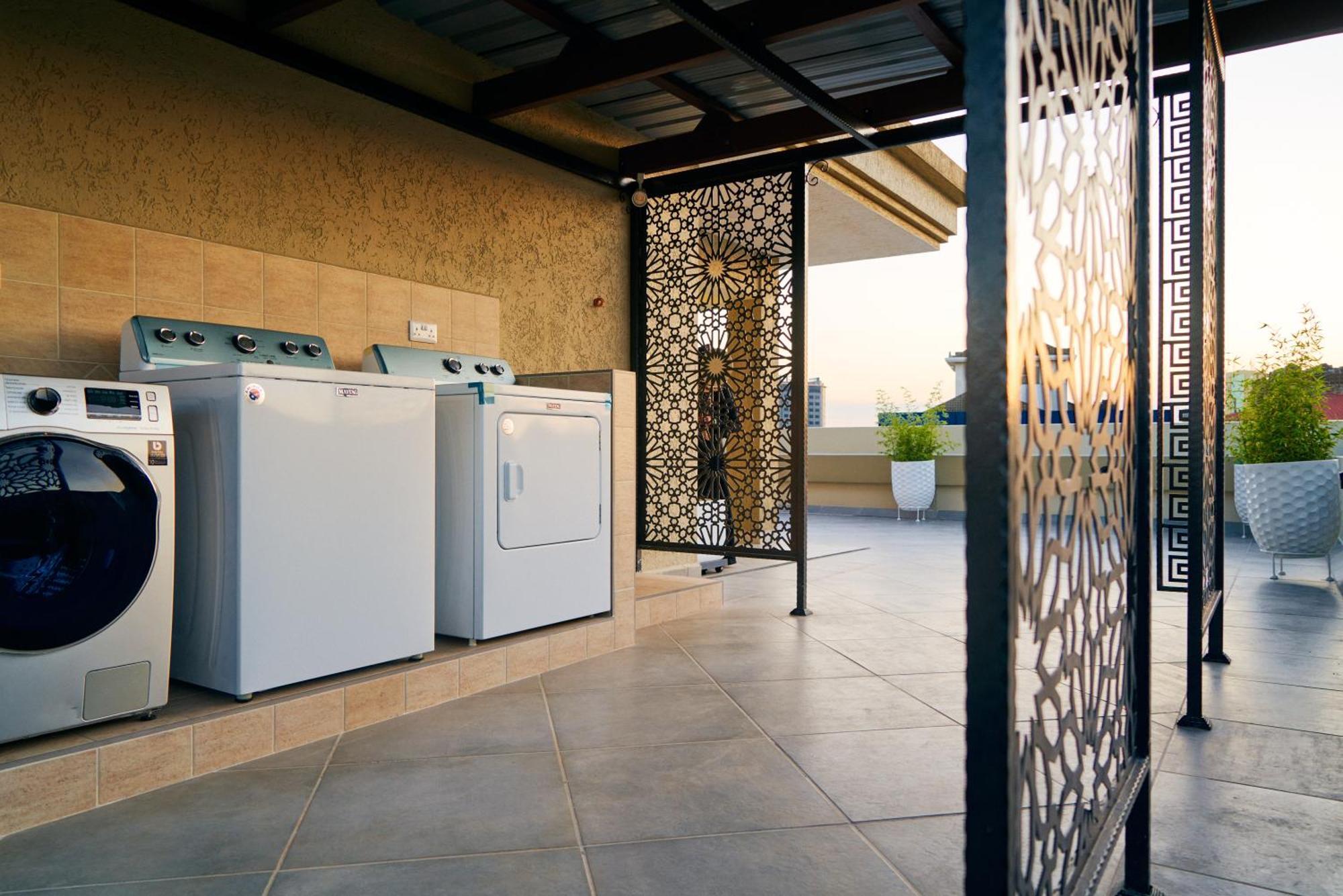 ארושה Westwood Residences מראה חיצוני תמונה