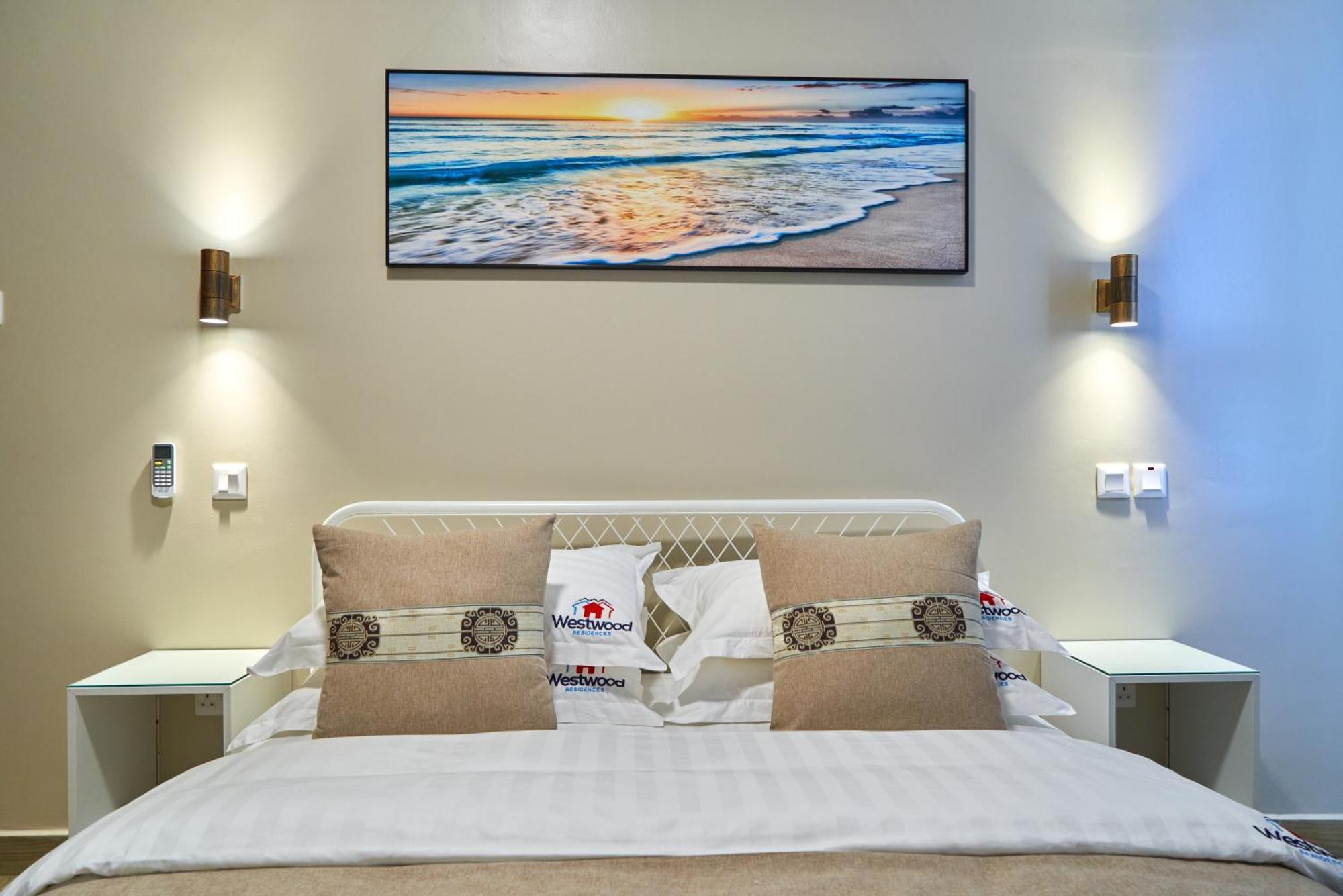 ארושה Westwood Residences מראה חיצוני תמונה