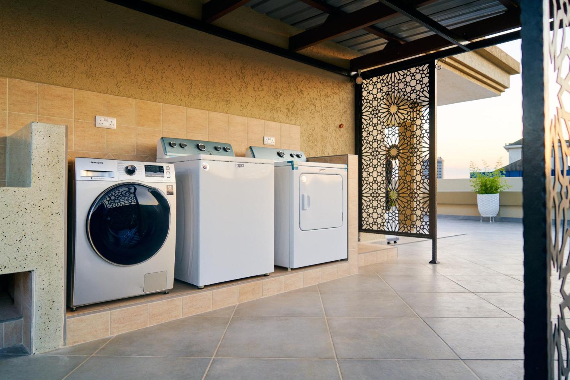 ארושה Westwood Residences מראה חיצוני תמונה