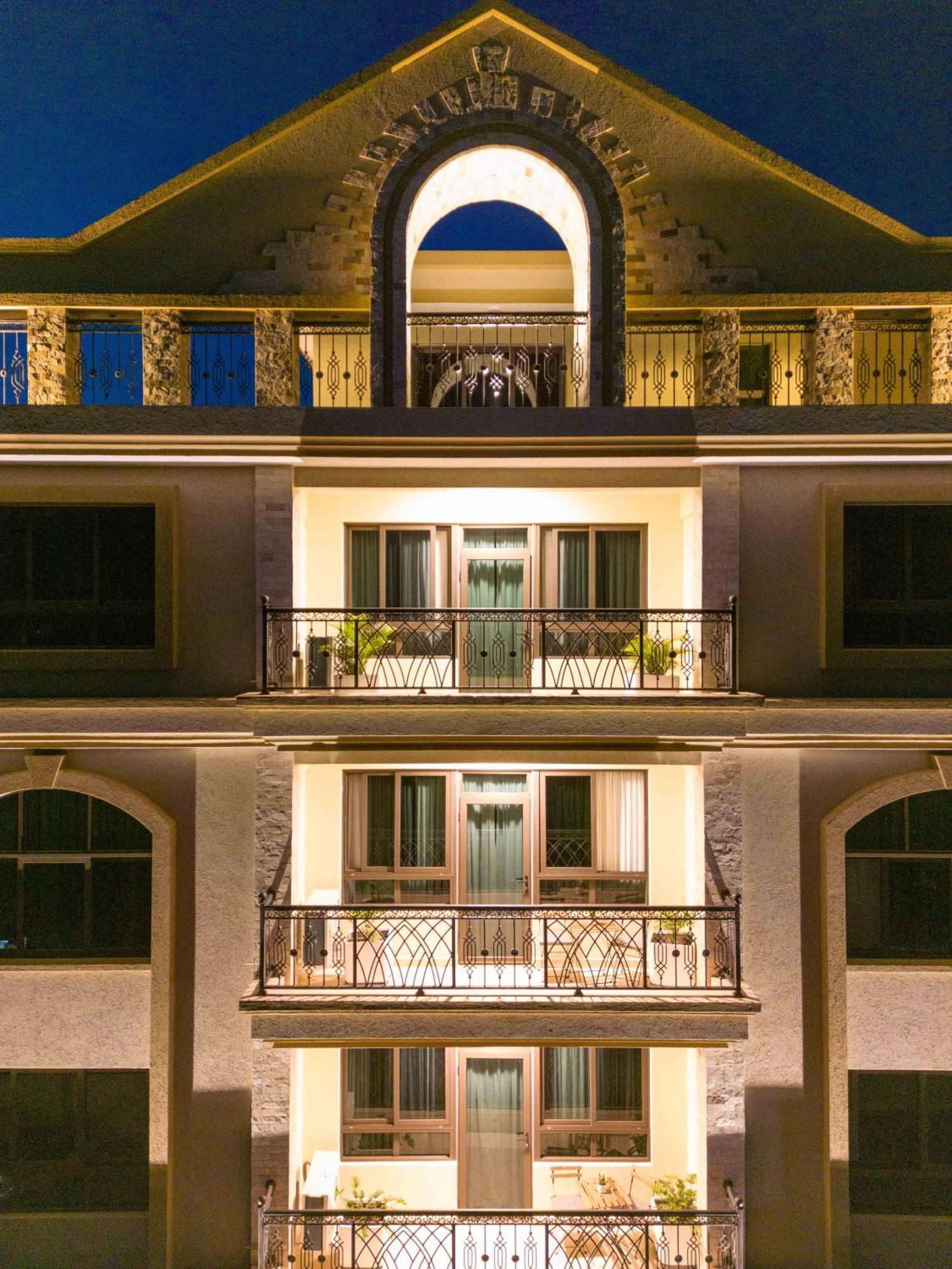 ארושה Westwood Residences מראה חיצוני תמונה