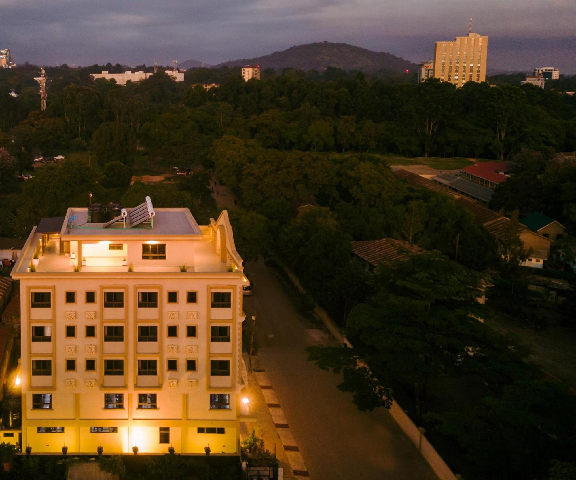ארושה Westwood Residences מראה חיצוני תמונה
