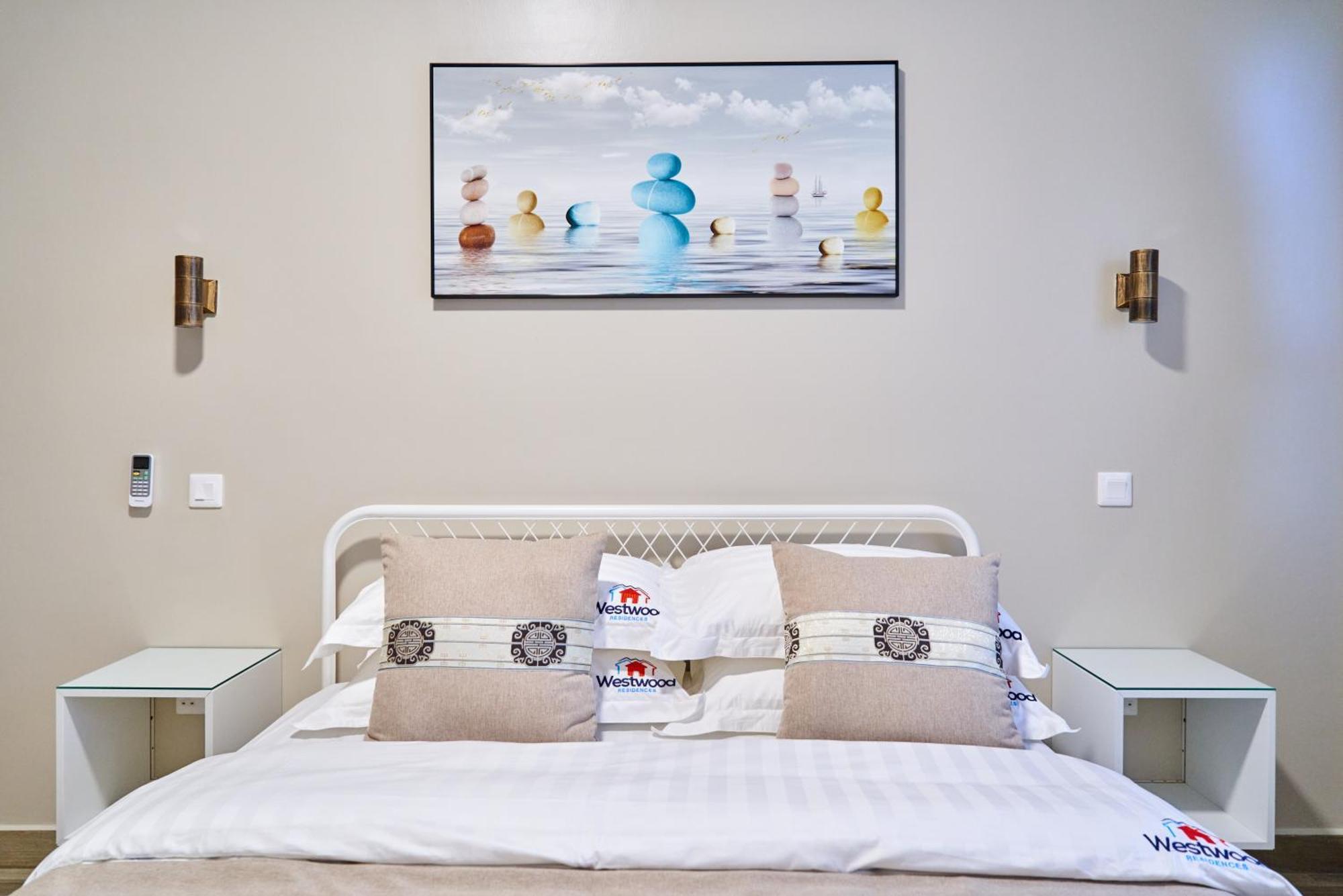ארושה Westwood Residences מראה חיצוני תמונה
